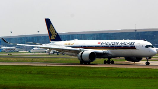 Singapore Airlines A350 9V-SMF photo