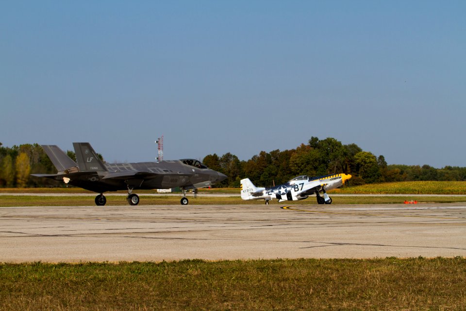 USAF heritage formation taxiing 1