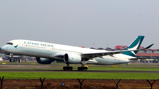 Cathay Pacific A350 B-LRN photo