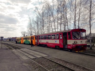 ČD 810 524-9 + 914 037-7