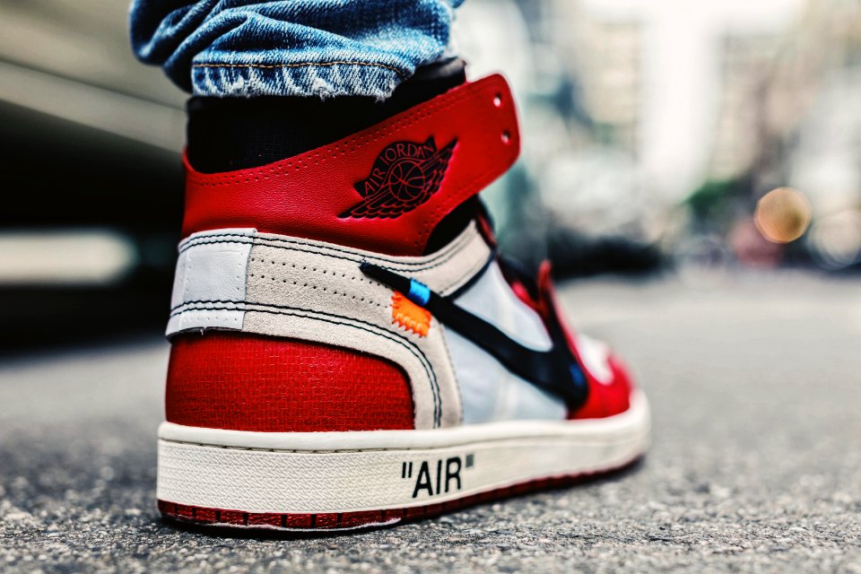 OFF WHITE x AIR JORDAN 1