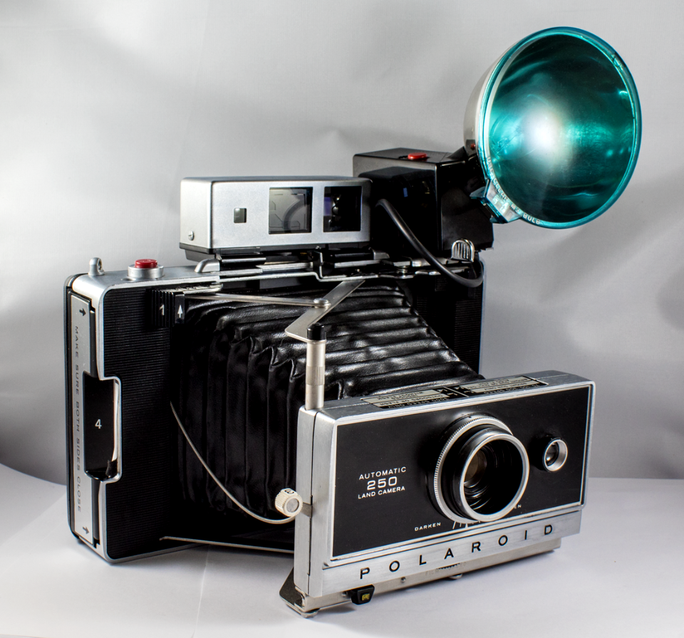 Polaroid Land 250 & Flashgun (ca. 1968)