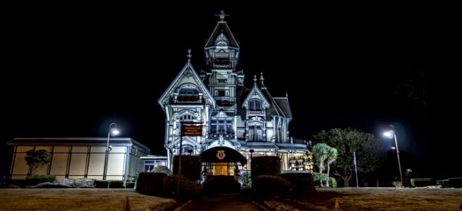 I look forward to holiday decorations on THIS house.