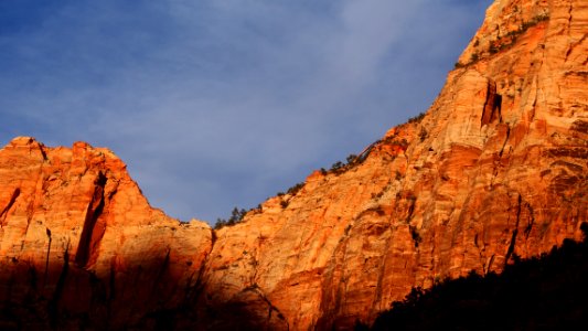 Arch high in Zion Canyon