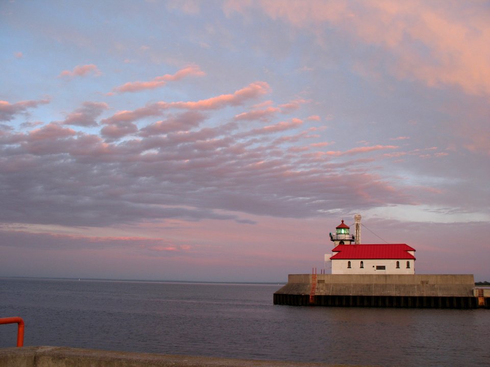 light-house-2104536 1920