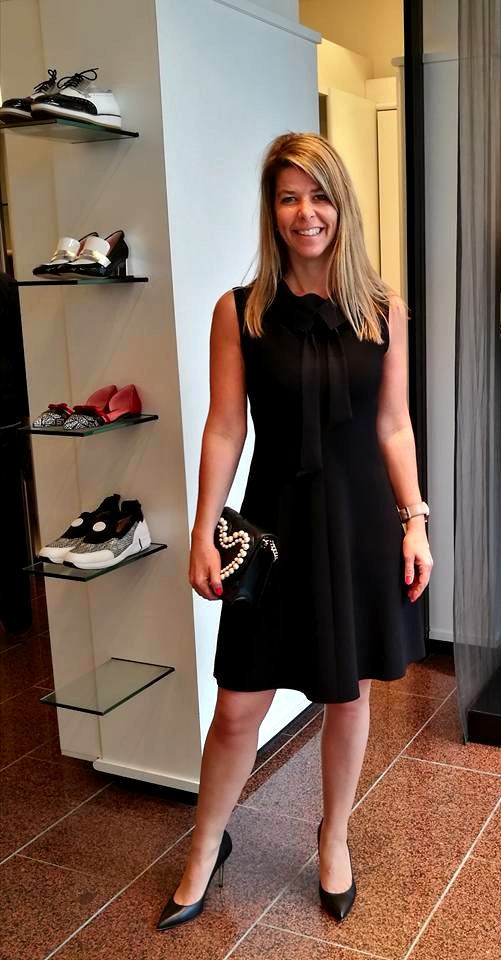 Summertime! A dress of Marc Cain, a purse of Moschino and high heels of Paule Ka. A nice combination! | HB MODE: Couture en Fashion, Ommen