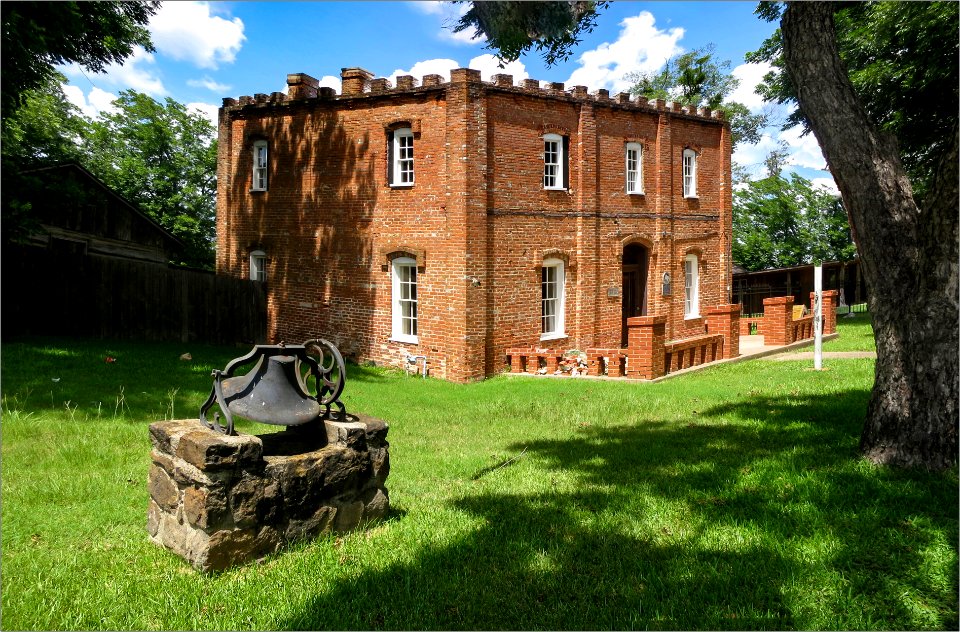 Old Freestone County Jail (Fairfield, Texas)