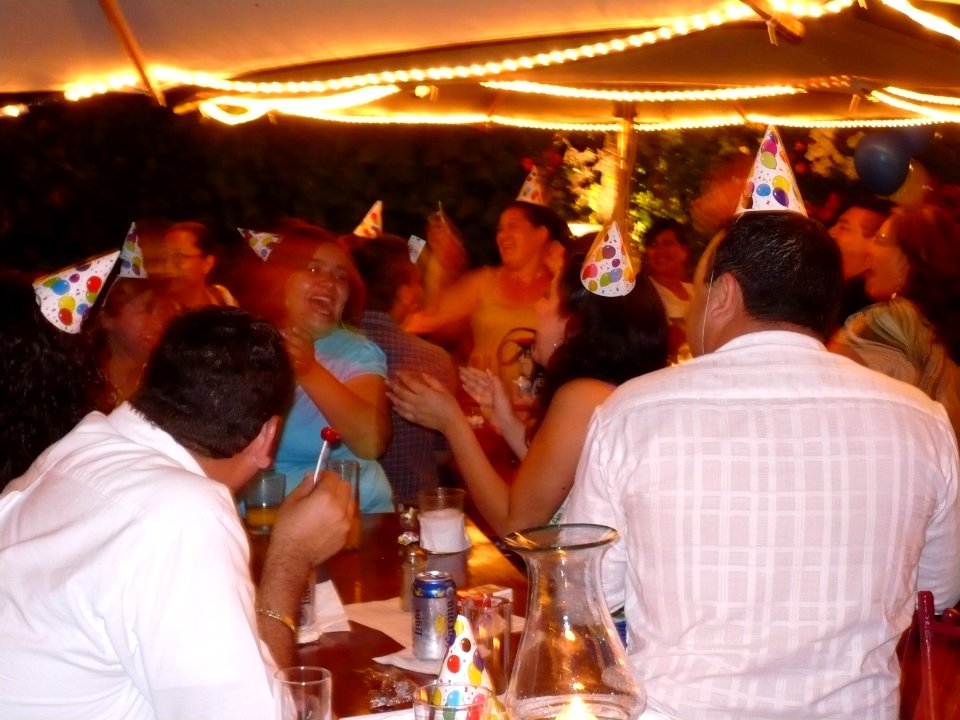 Una tarde de festejo en el restaurante el patrón en vista coral