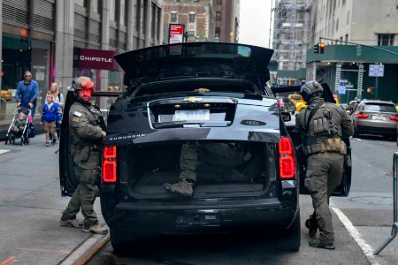 DSS special agents with the Office of Mobile Security Deployments provide additional security for the DSS motorcade carrying U.S. Secretary of State Michael Pompeo during the 73rd UN General Assembly. photo