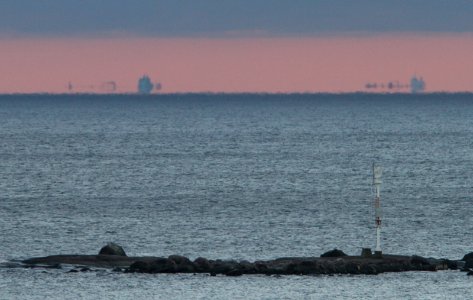 Ships behind the horizon photo