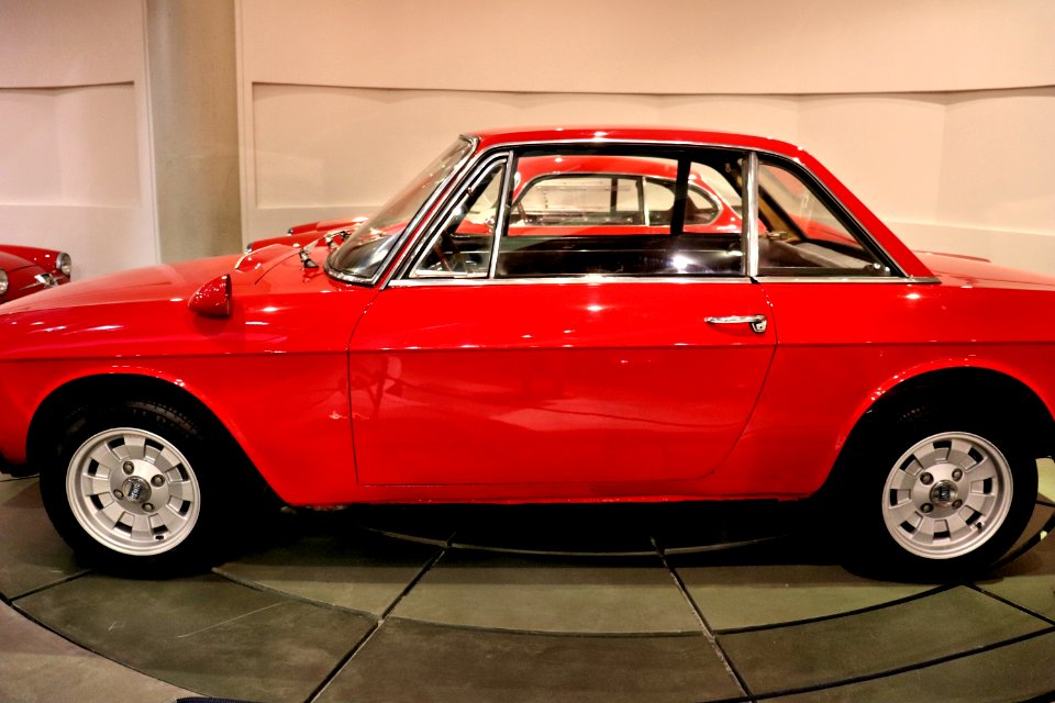 BMW 700