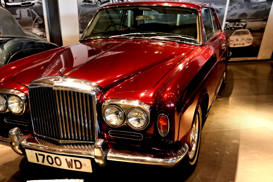 Rolls-Royce Corniche
