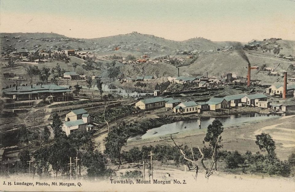 c. 1905. View of the mine and township at Mount Morgan, Queensland.