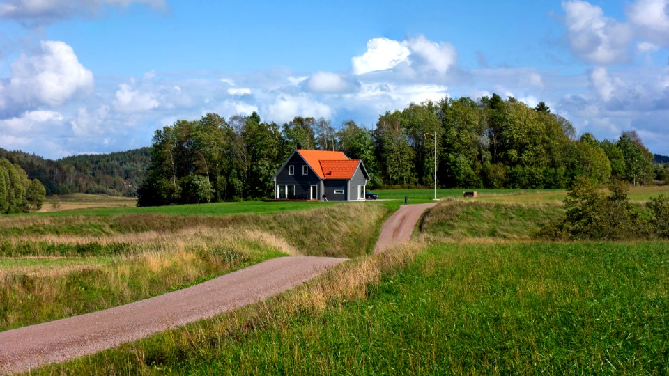 A dip in the road in Färlev