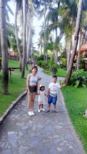 Châu Mỹ Vân cùng mẹ và anh trai ( 2015 )