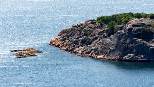 Skansarna on Ryxö island with Svenneskär islet photo