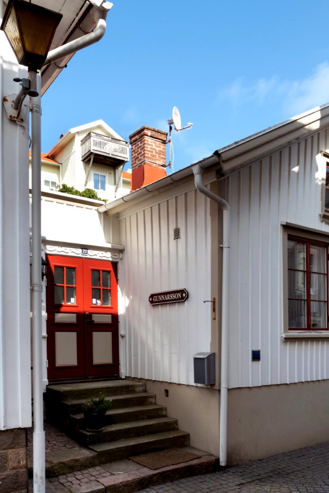 Entrance at Gamla Strandgatan 22, Gamlestan, Lysekil