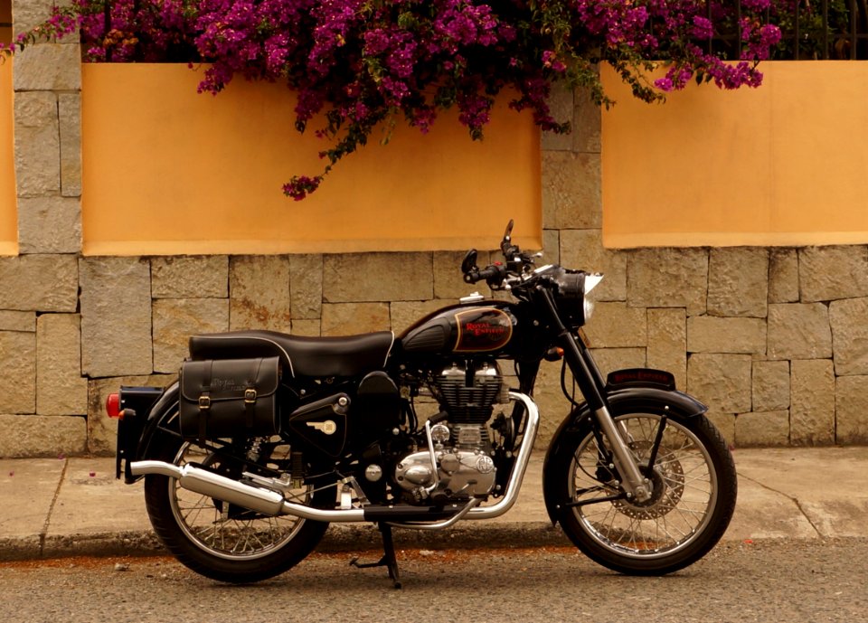 .Royal Enfield 500 Classic