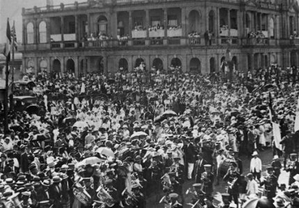 1918. Armistice parade passing along East Street, Rockhampton.