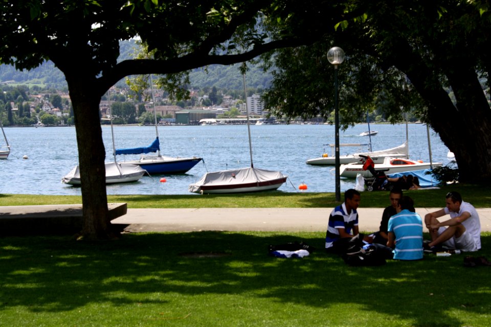 Picnic in the park in Zürich