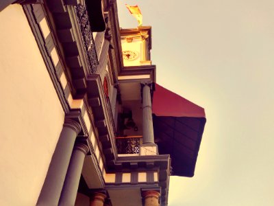 Palacio por debajo