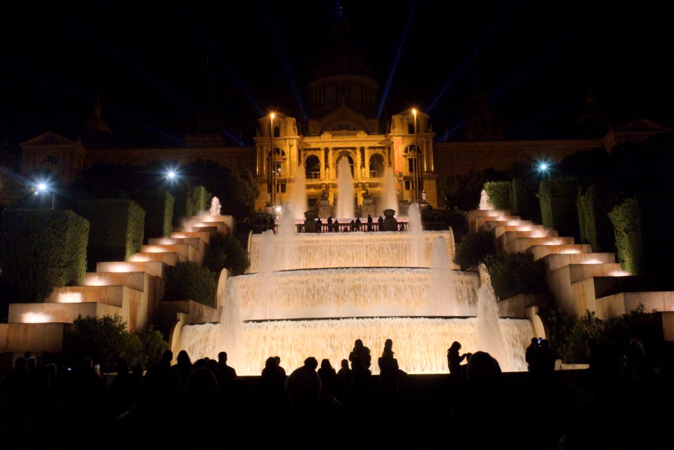 Tall Fountains at Night, Placa de les Cascades