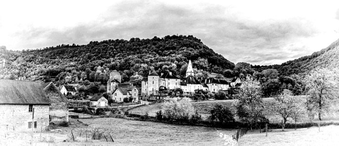 Abbaye médiévale de Baumes les Messieurs