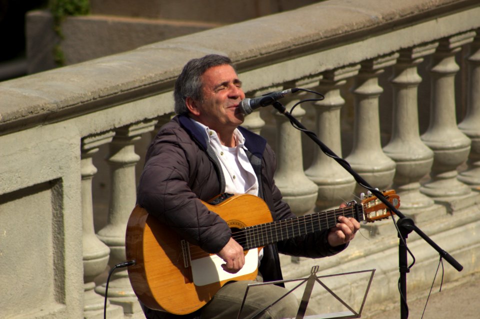 Guitar Player, Plaça de les Cascades