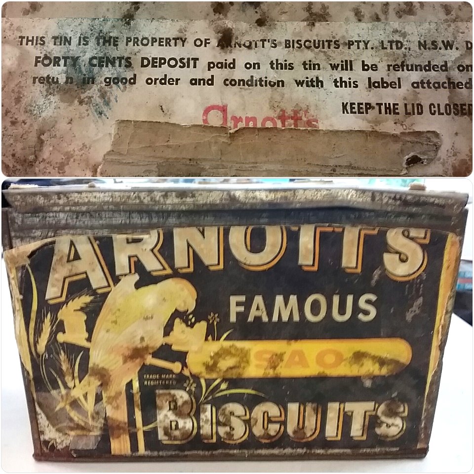 Tin rusty: Age unknown: Biscuits missing.