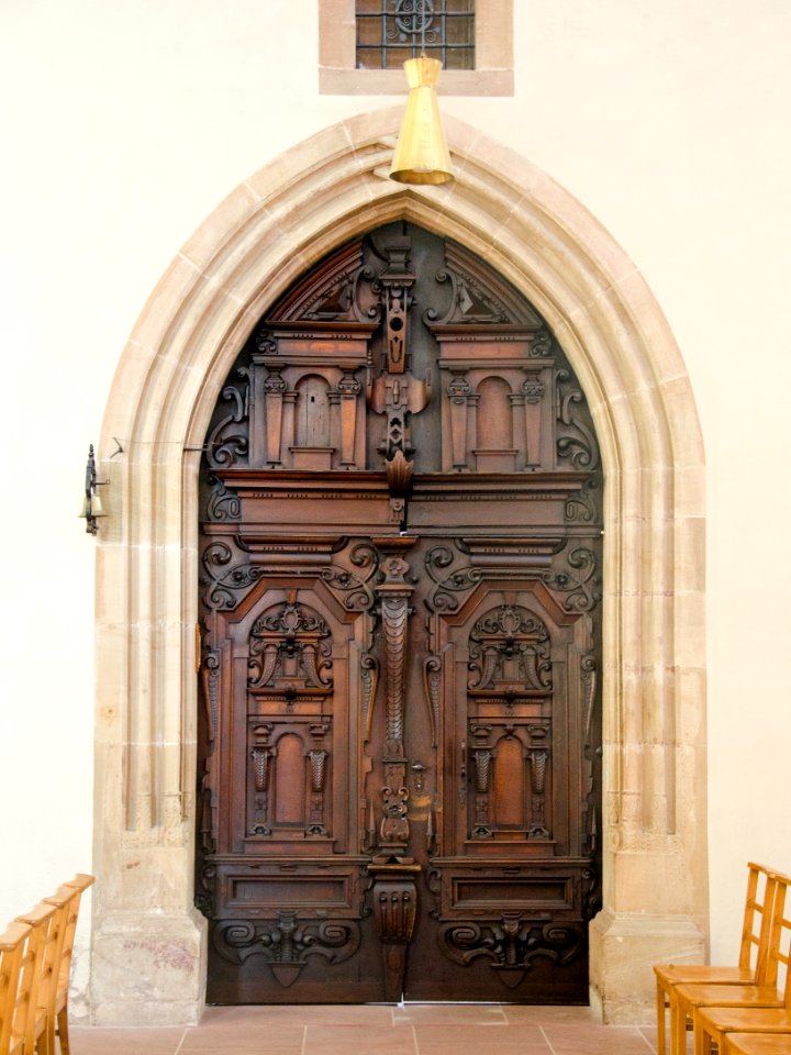Porte de l'église des Jésuites