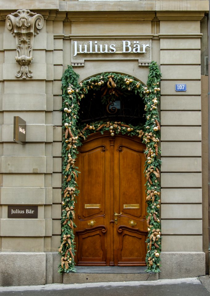 Porte de la succursale de Julius Bär / Zweigstelle Julius Bär