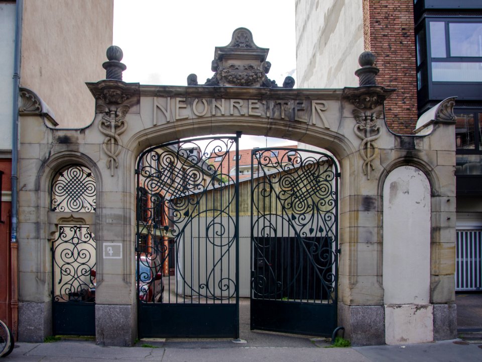Portail des anciens Etablissements Neunreiter