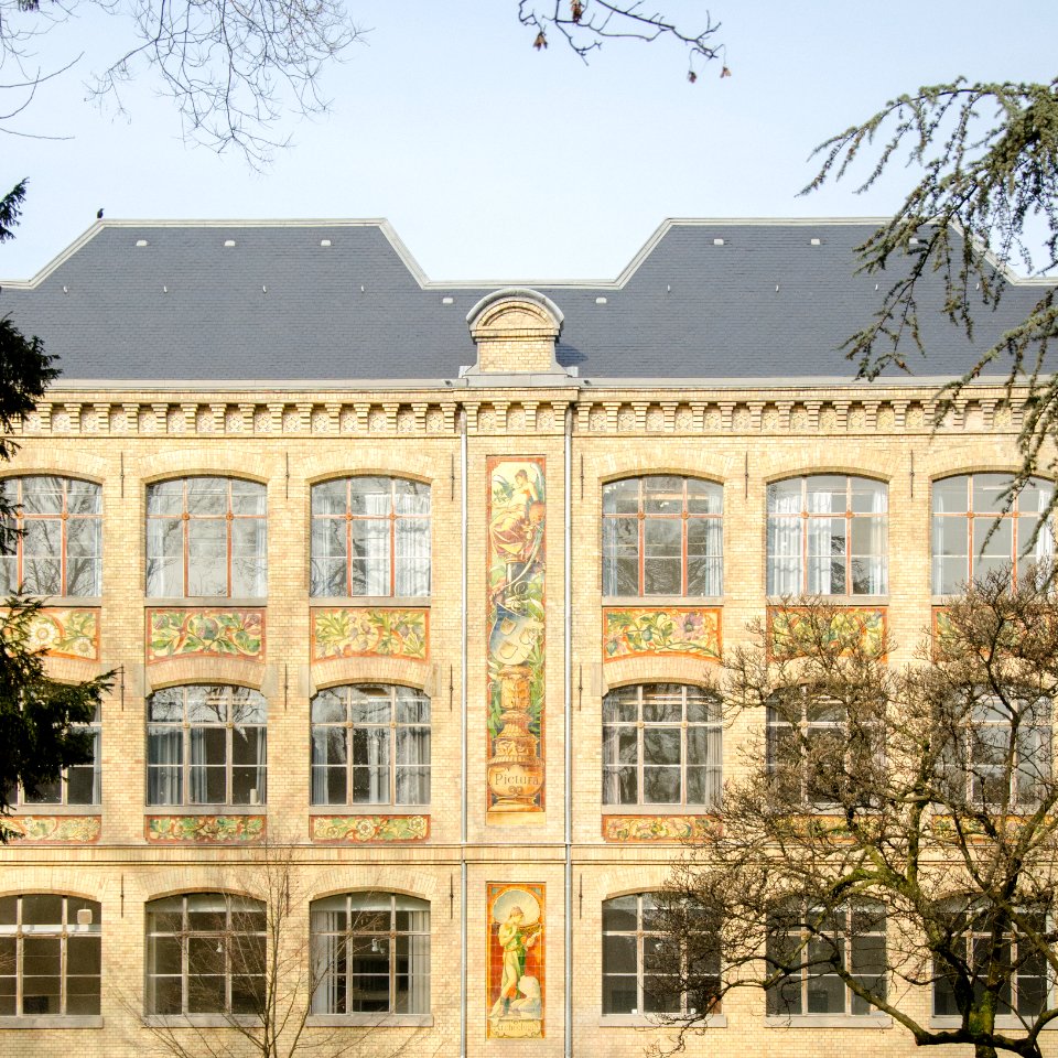 Coté de l'Ecole des Arts Décoratifs