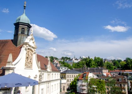 Joli fronton de l'école du monastère du Saint-Sépulcre