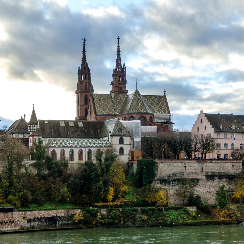 Cathédrale et ses cloitres / Münster und sein Kreuzgang