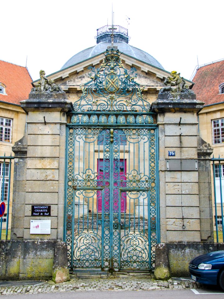 Grilles de l'Hôpital de la Charité
