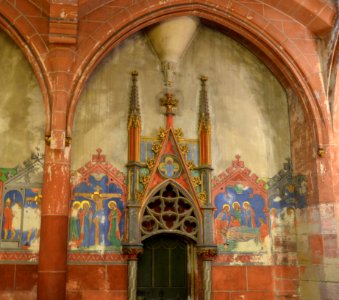 Porte intérieur de l'église Saint-Pierre-le-Jeune de Strasbourg