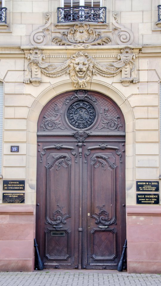 Porte du Conseil des Prud'hommes de Strasbourg