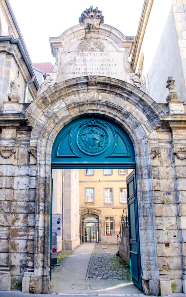 Portail de l'ancien grand Séminaire de Besançon