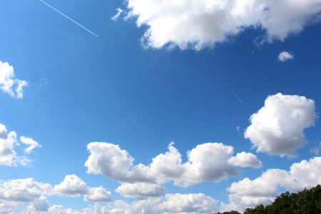 Explorateurs du ciel bleu azur