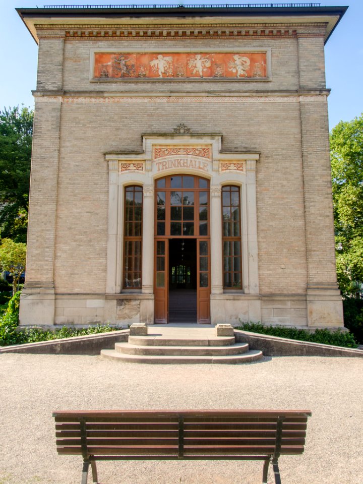 Porte ouest de la Trinkhalle