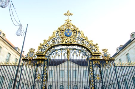 Porte de l'Hôtel-Dieu-le-Comte de Troyes photo