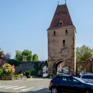 Porte de la Vierge/Porte basse et ses murailles