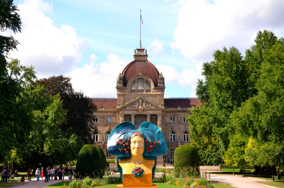 Palais du Rhin et tête d'Alsacienne