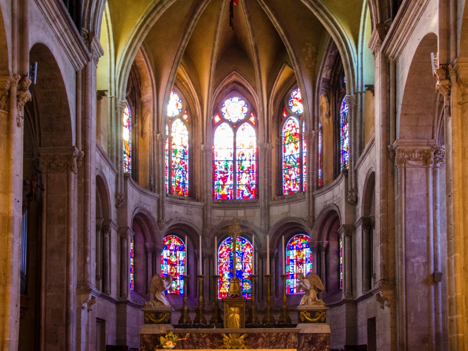 Le chœur roman de la cathédrale Saint-Jean