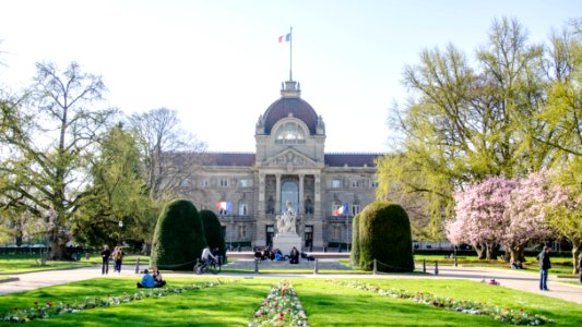 Place de la République fleurie