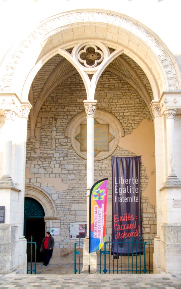 Porche du Temple du Saint-Esprit de Besançon