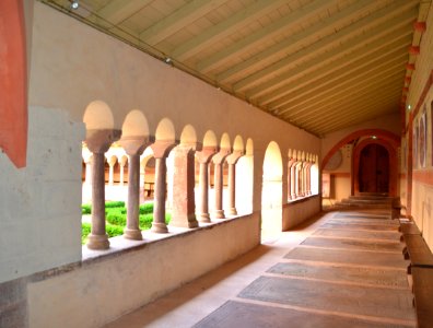 Couloir du cloître de l'église Saint-Pierre-le-Jeune de Strasbourg photo