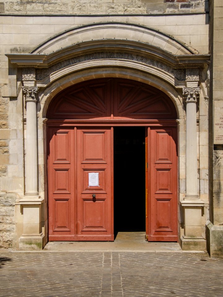 Porte de l'Église Saint-Jean-au-Marché