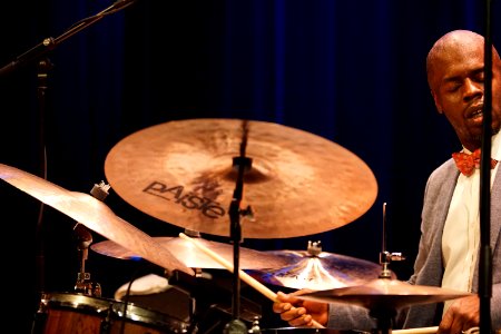 Kurt Rosenwinkel Trio BIM 29 september 2016 - Gregory Hutchinson photo